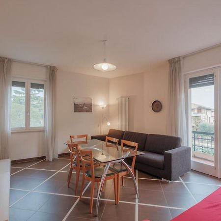 Aura Home Sirmione - 2 Bedrooms Apartment מראה חיצוני תמונה