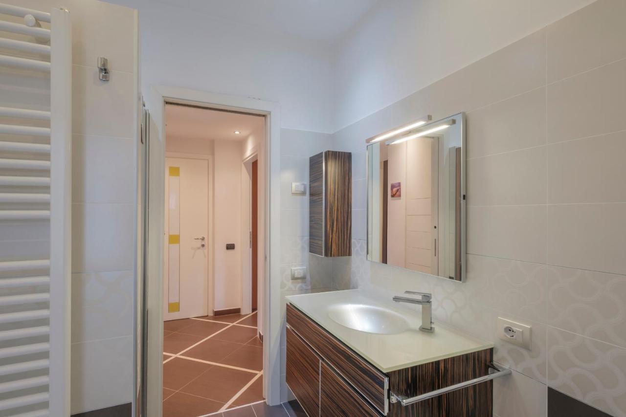Aura Home Sirmione - 2 Bedrooms Apartment מראה חיצוני תמונה