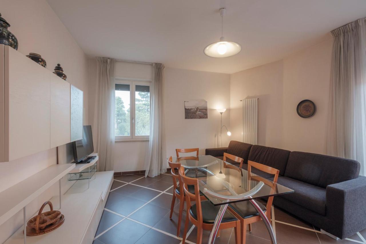 Aura Home Sirmione - 2 Bedrooms Apartment מראה חיצוני תמונה