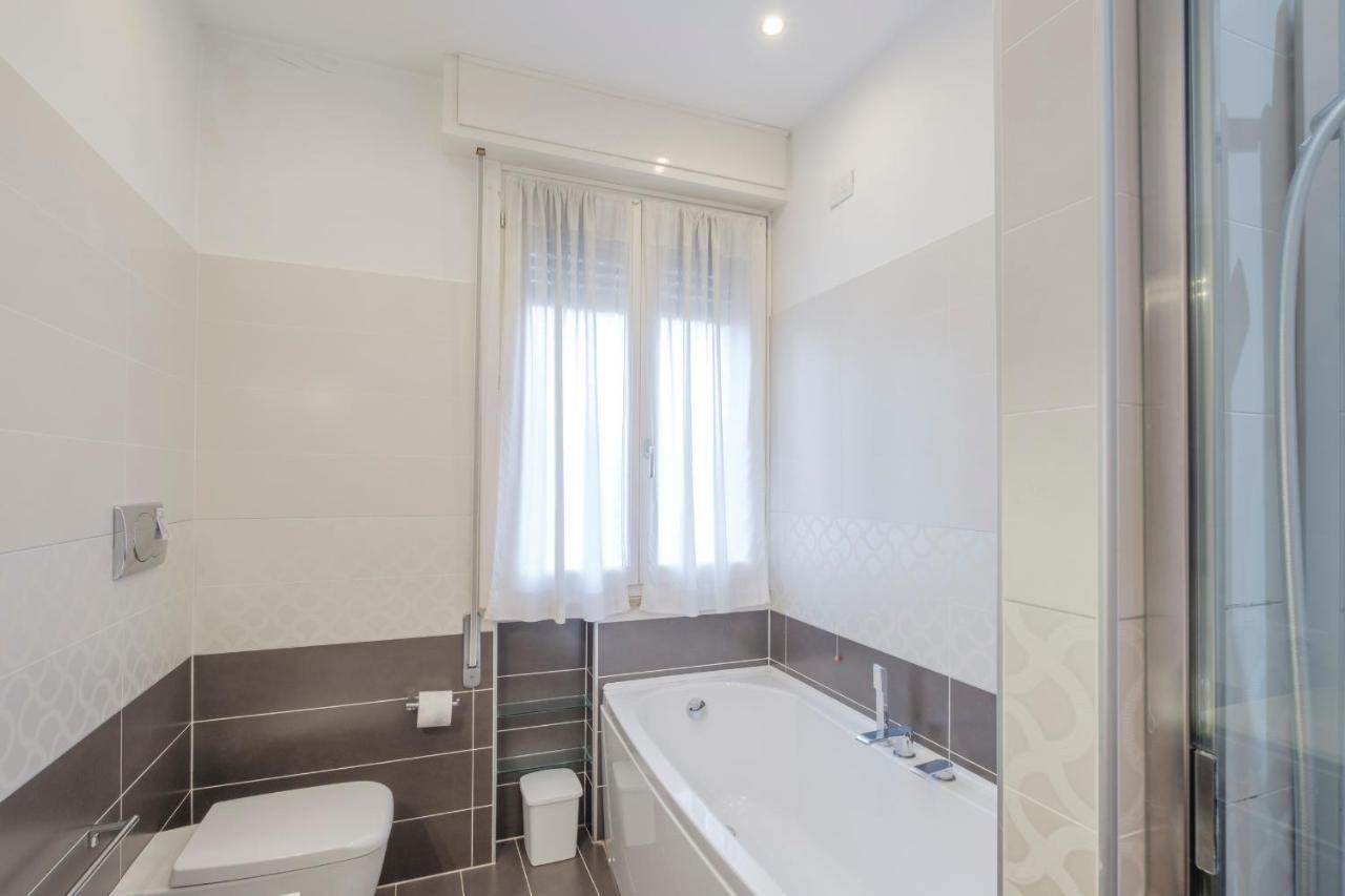 Aura Home Sirmione - 2 Bedrooms Apartment מראה חיצוני תמונה