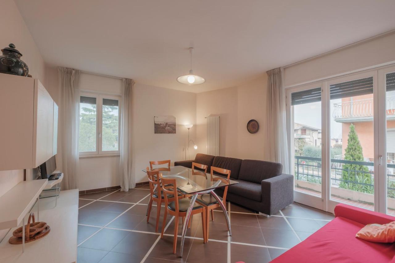 Aura Home Sirmione - 2 Bedrooms Apartment מראה חיצוני תמונה